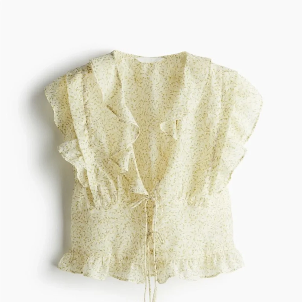 HM ruffle-trimmed blouse - Picture 4 of 5